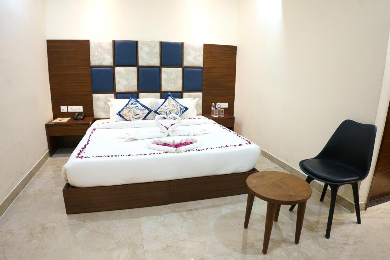 Hotel Vihaan Residency Zirakpur Exterior photo